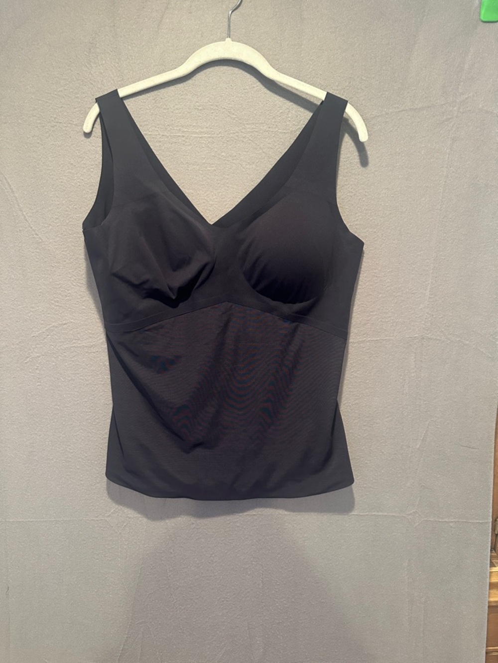 Honeylove Black Shaping Tank with V-Neck and Built-In Cups